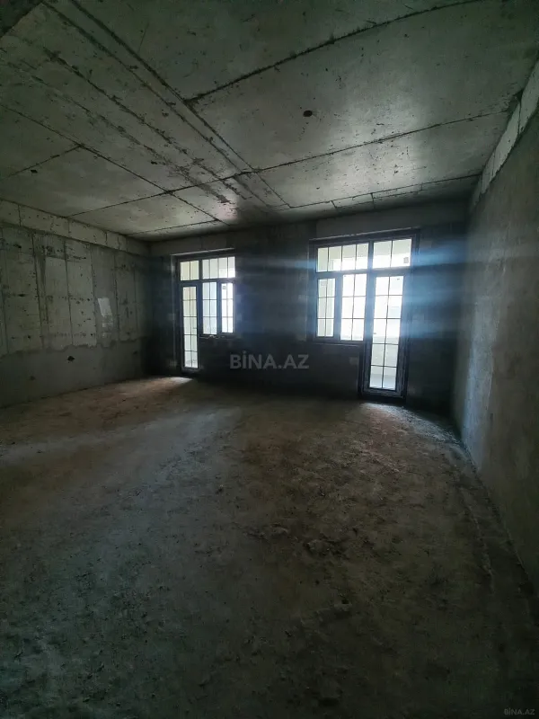 Satılır 3 otaqlı mənzil 142.5 m²