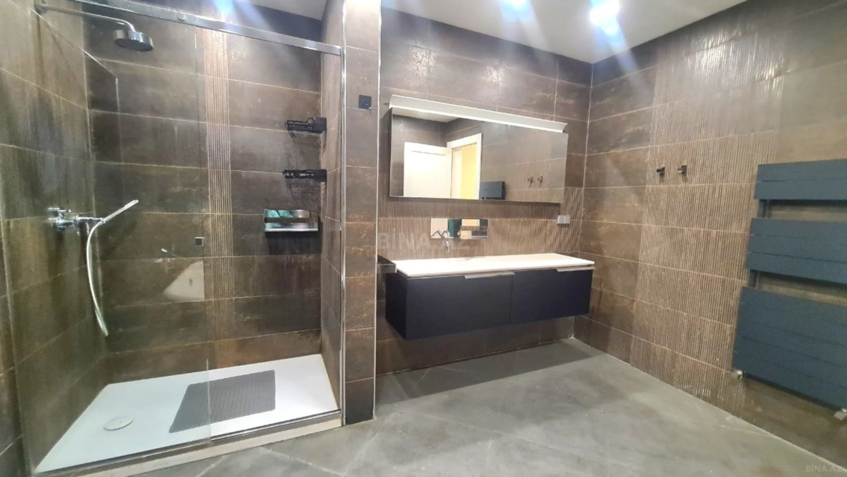 Kirayə verilir 4 otaqlı mənzil 320 m²