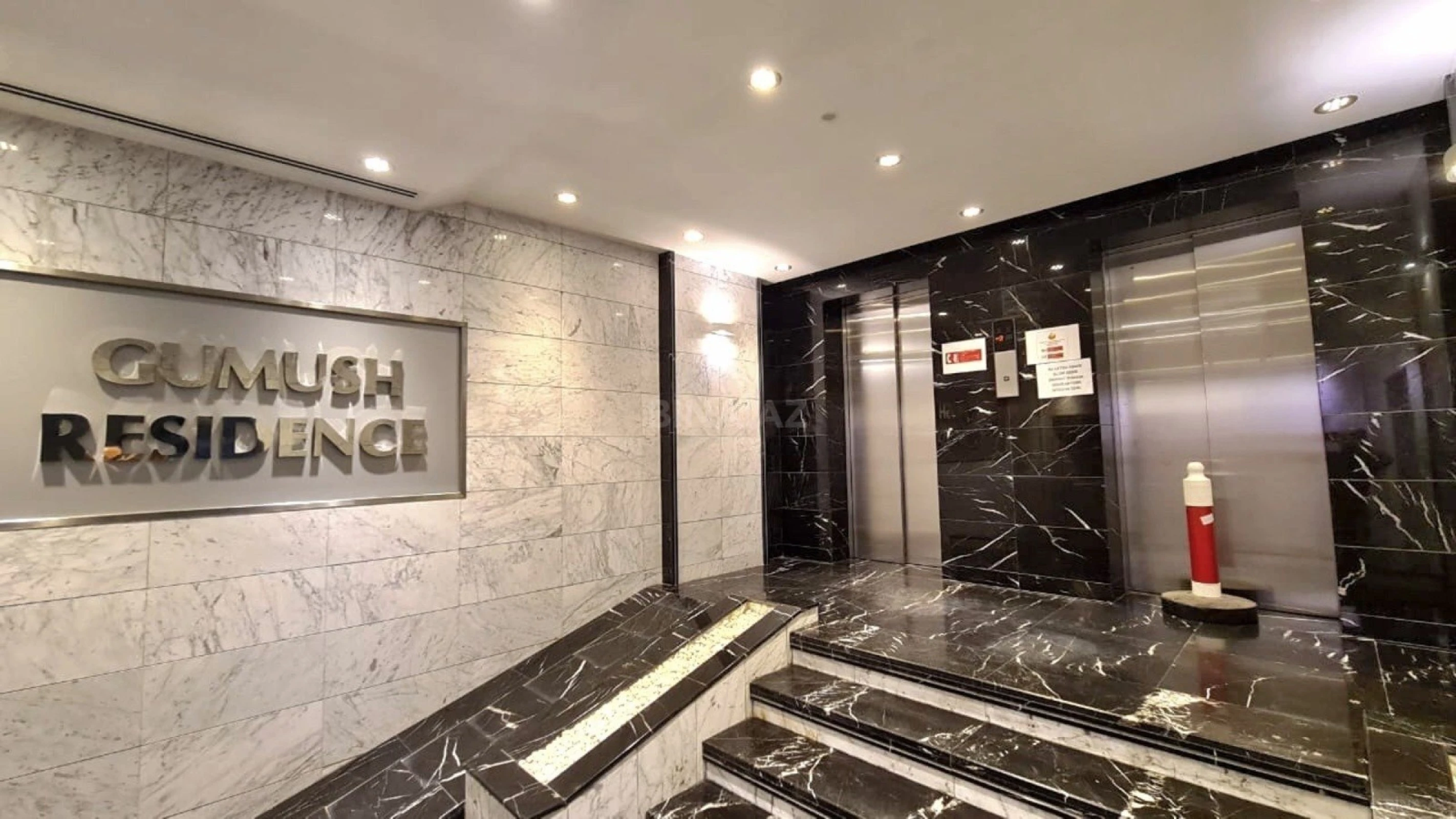 Kirayə verilir 4 otaqlı mənzil 320 m²