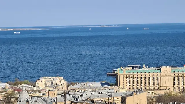 Kirayə verilir 4 otaqlı mənzil 320 m²