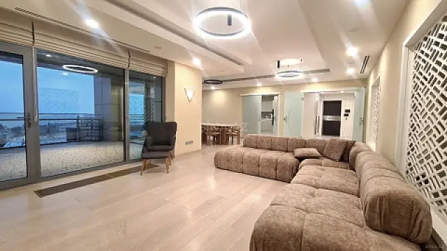 Kirayə verilir 4 otaqlı mənzil 320 m²