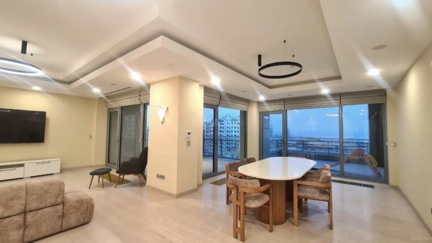 Kirayə verilir 4 otaqlı mənzil 320 m²