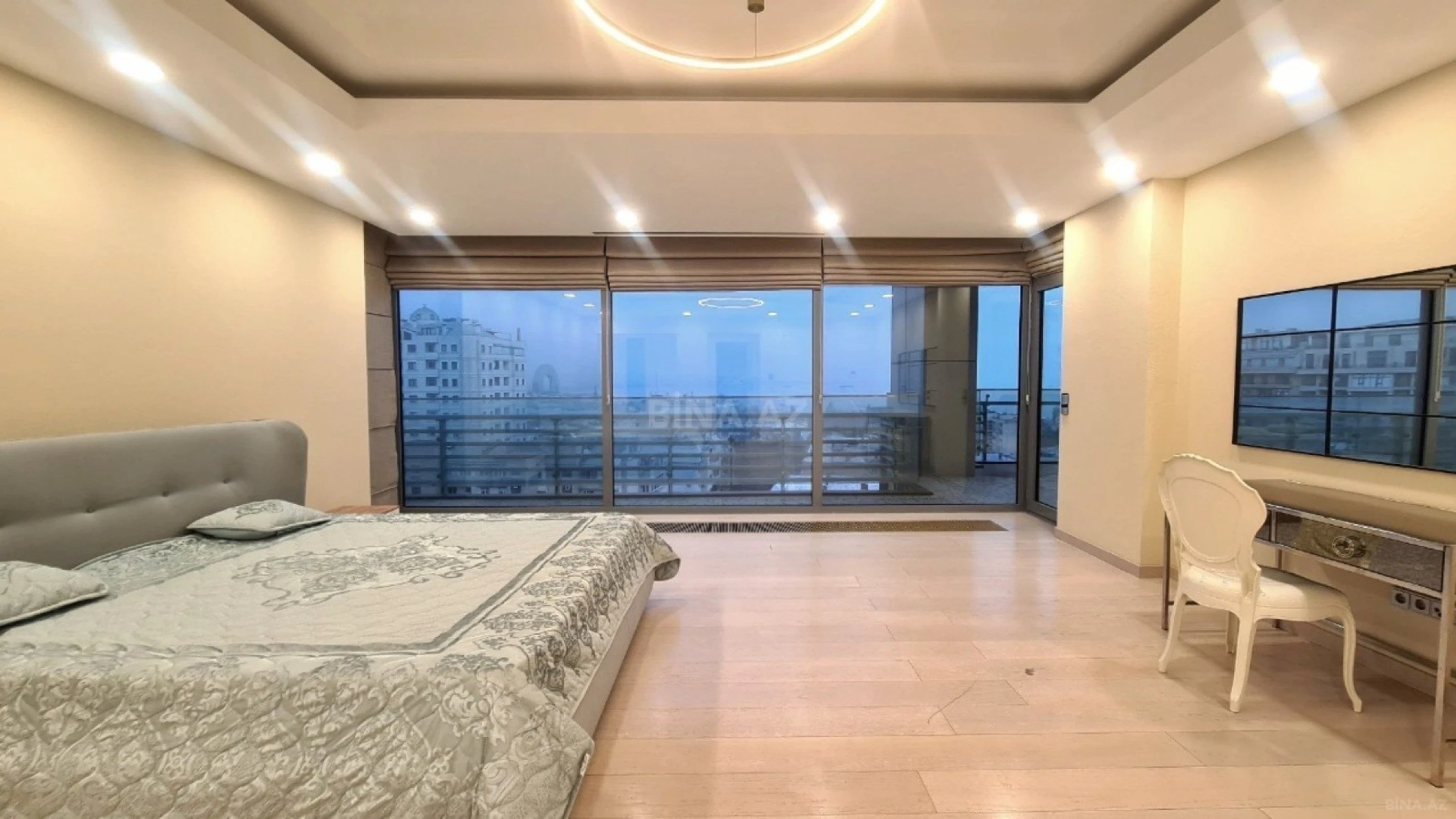 Kirayə verilir 4 otaqlı mənzil 320 m²