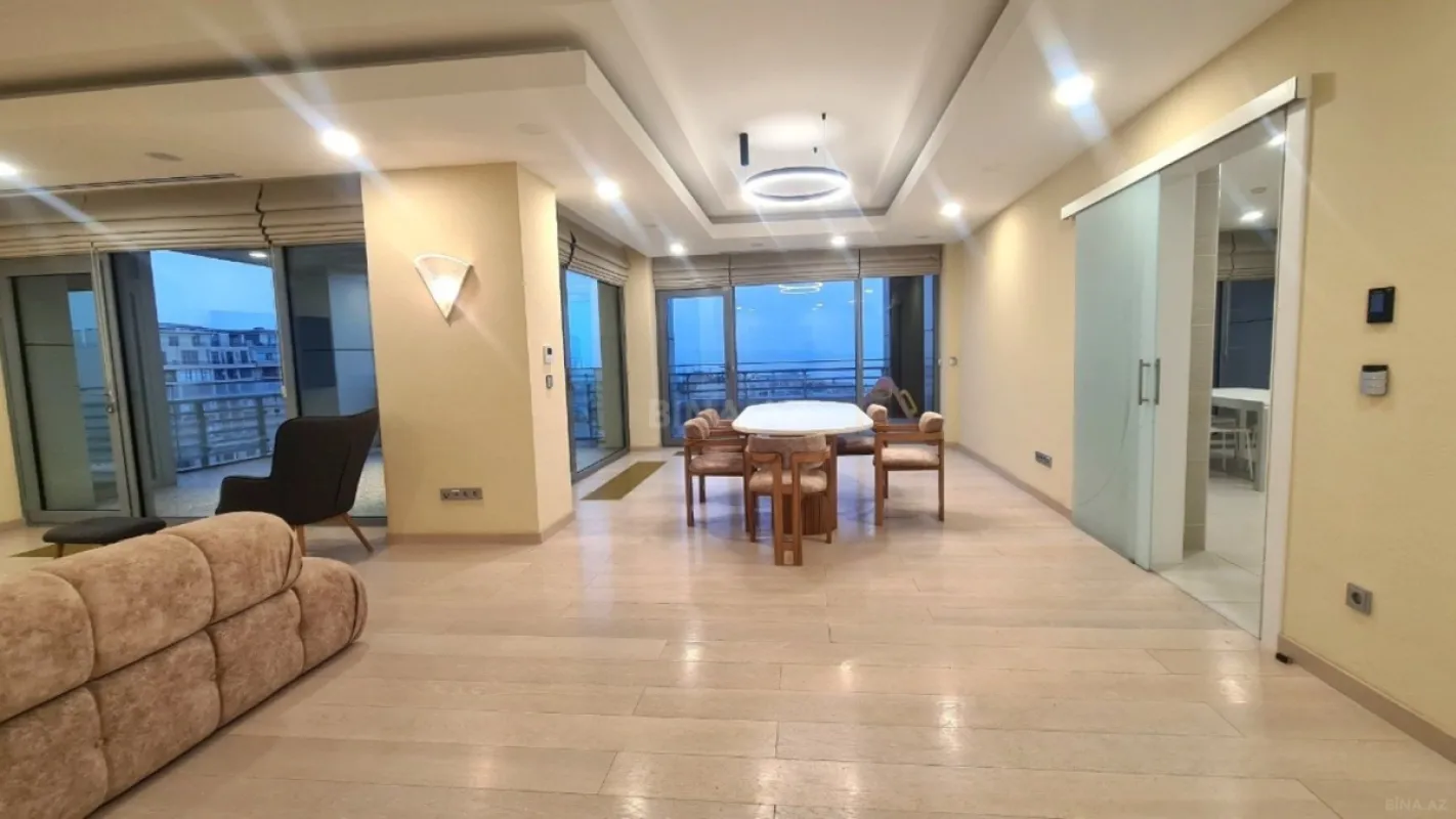 Kirayə verilir 4 otaqlı mənzil 320 m²