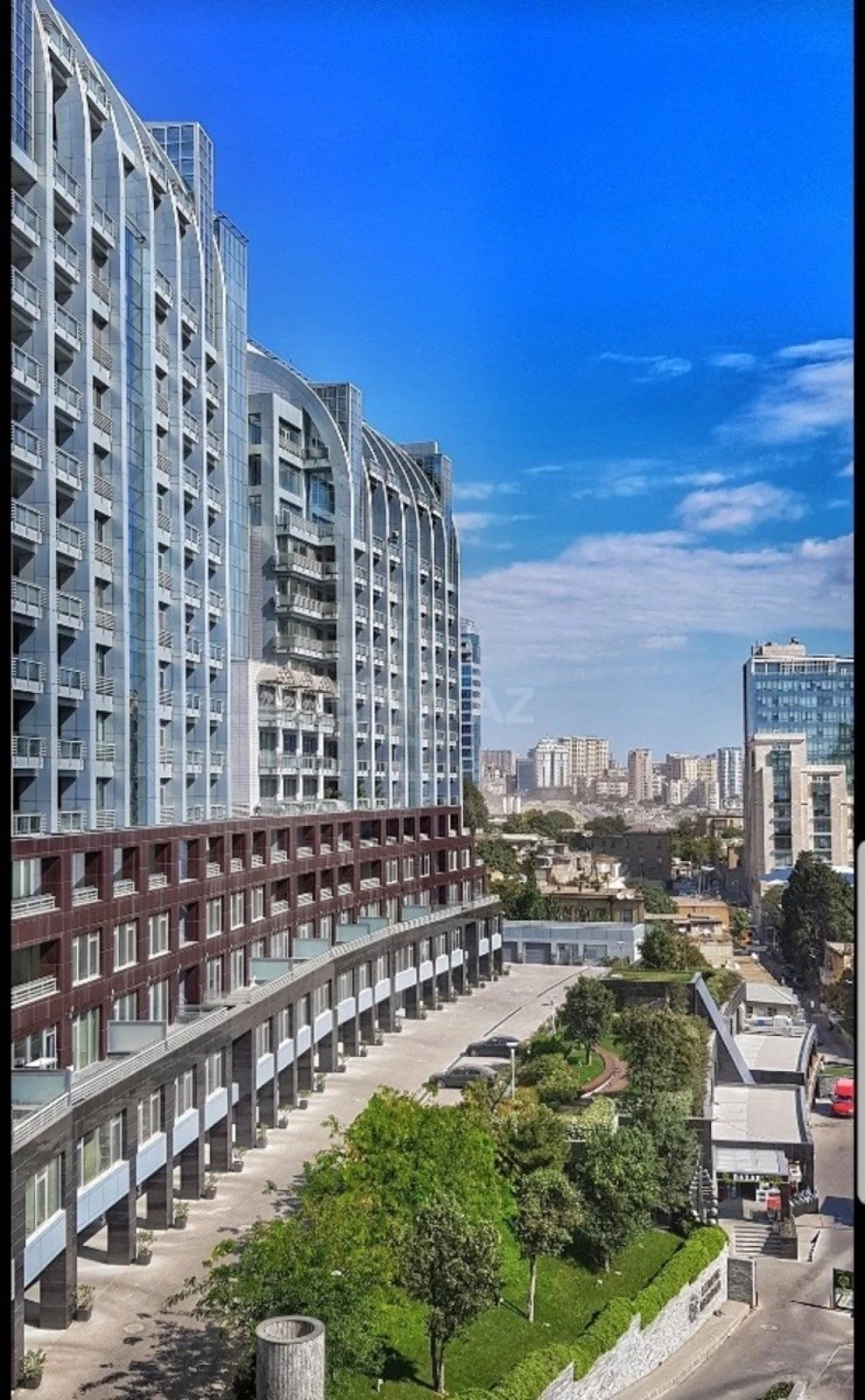 Kirayə verilir 4 otaqlı mənzil 320 m²