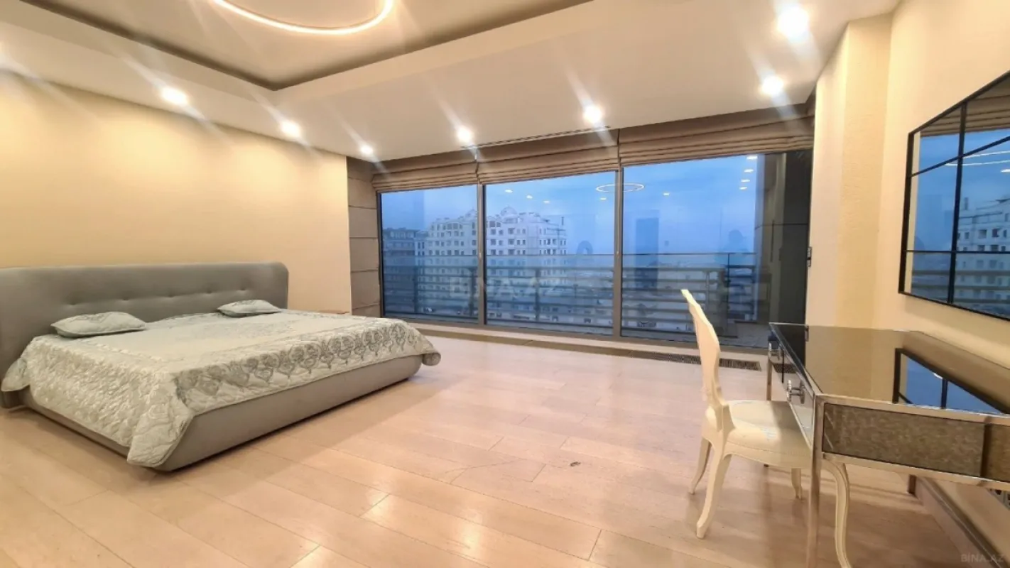 Kirayə verilir 4 otaqlı mənzil 320 m²