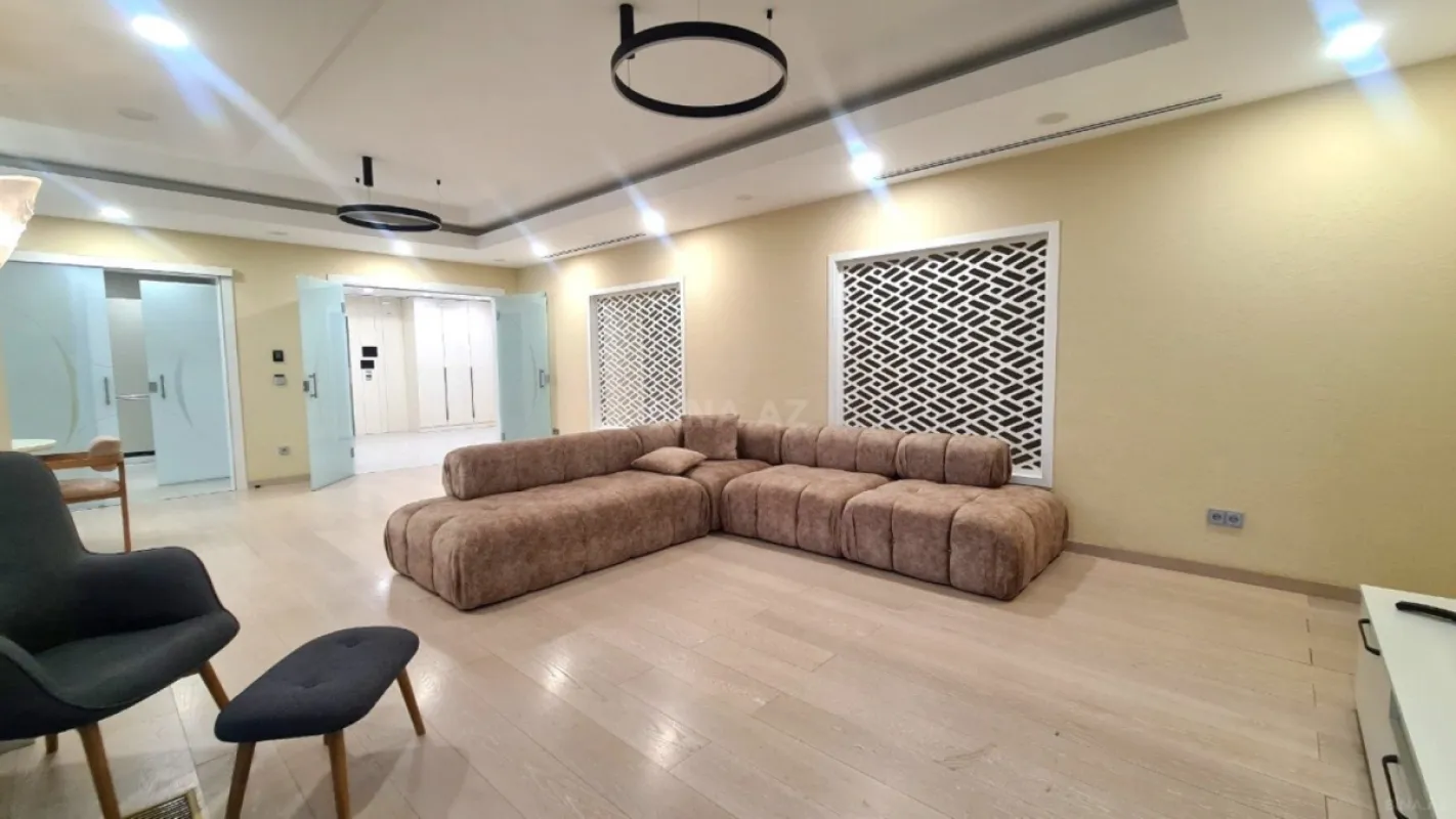 Kirayə verilir 4 otaqlı mənzil 320 m²