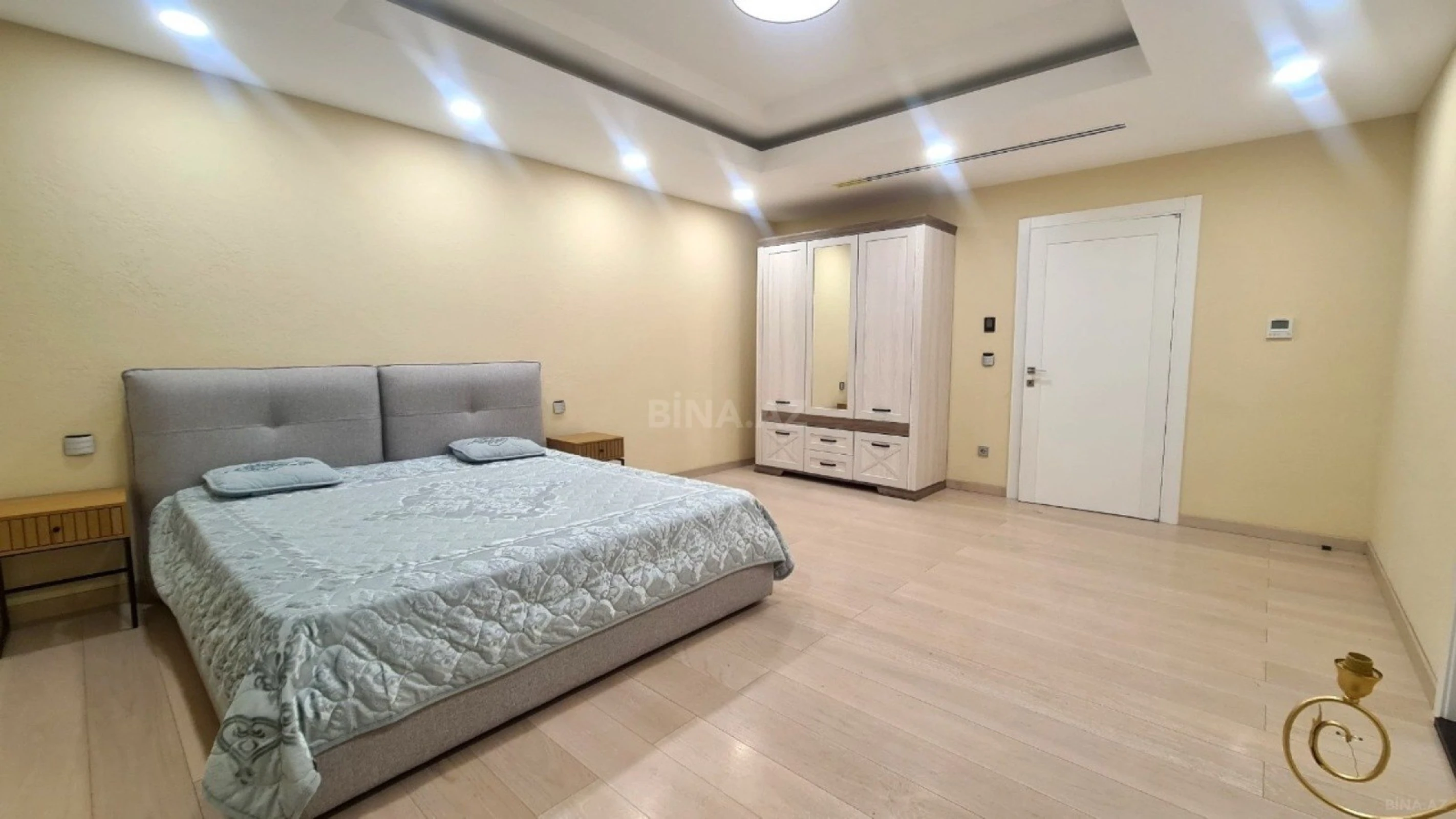 Kirayə verilir 4 otaqlı mənzil 320 m²