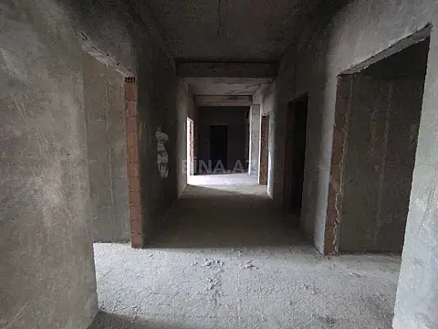 Satılır 4 otaqlı mənzil 163 m²