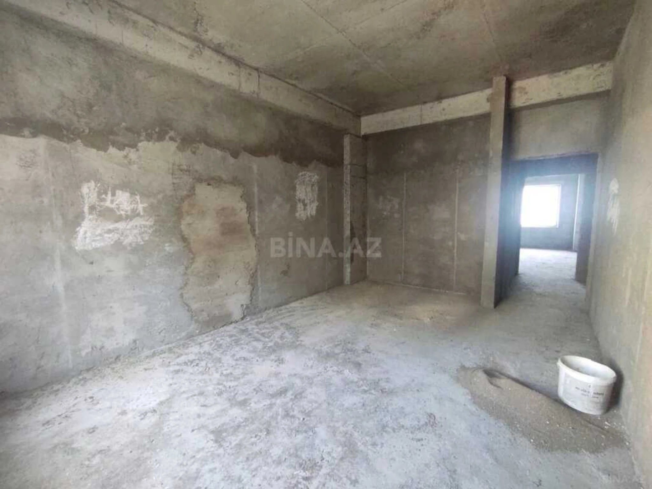 Satılır 4 otaqlı mənzil 163 m²