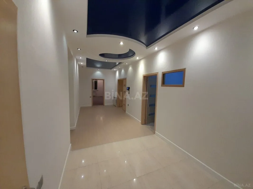 Satılır 3 otaqlı mənzil 183 m²