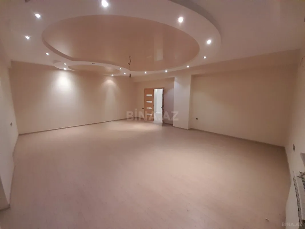 Satılır 3 otaqlı mənzil 183 m²