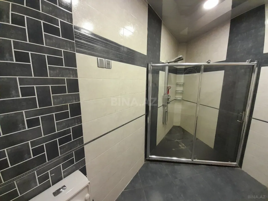Satılır 3 otaqlı mənzil 183 m²