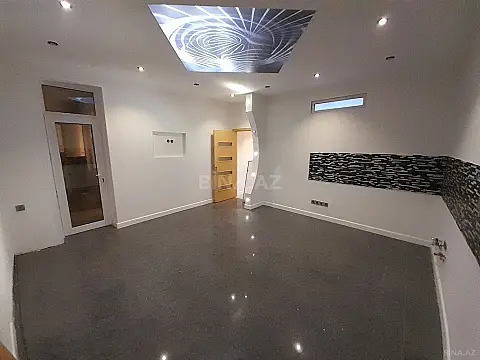 Satılır 3 otaqlı mənzil 183 m²