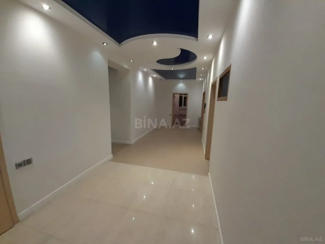 Satılır 3 otaqlı mənzil 183 m²