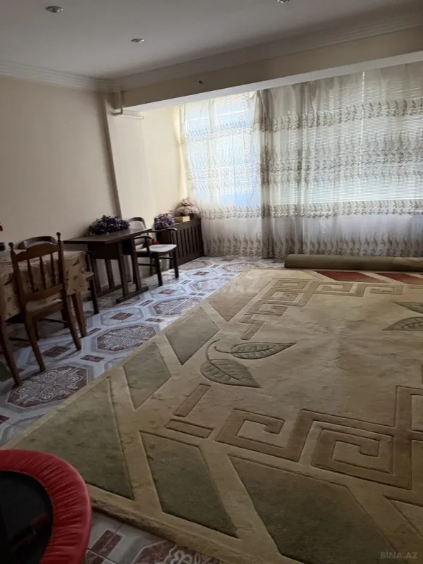 Satılır 3 otaqlı mənzil 110 m²