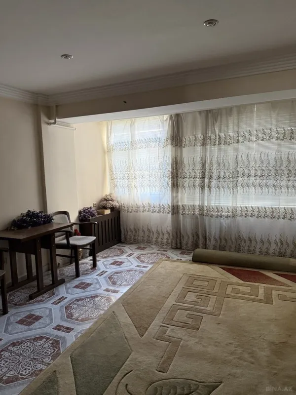Satılır 3 otaqlı mənzil 110 m²