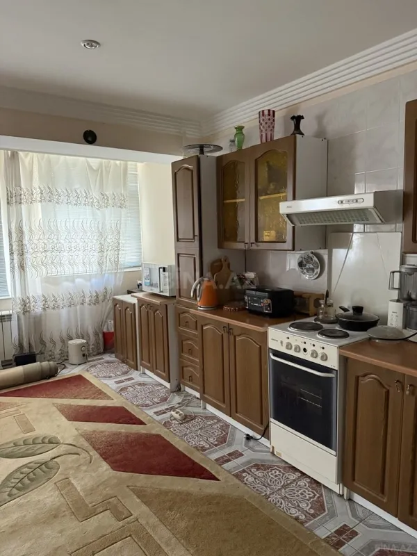 Satılır 3 otaqlı mənzil 110 m²