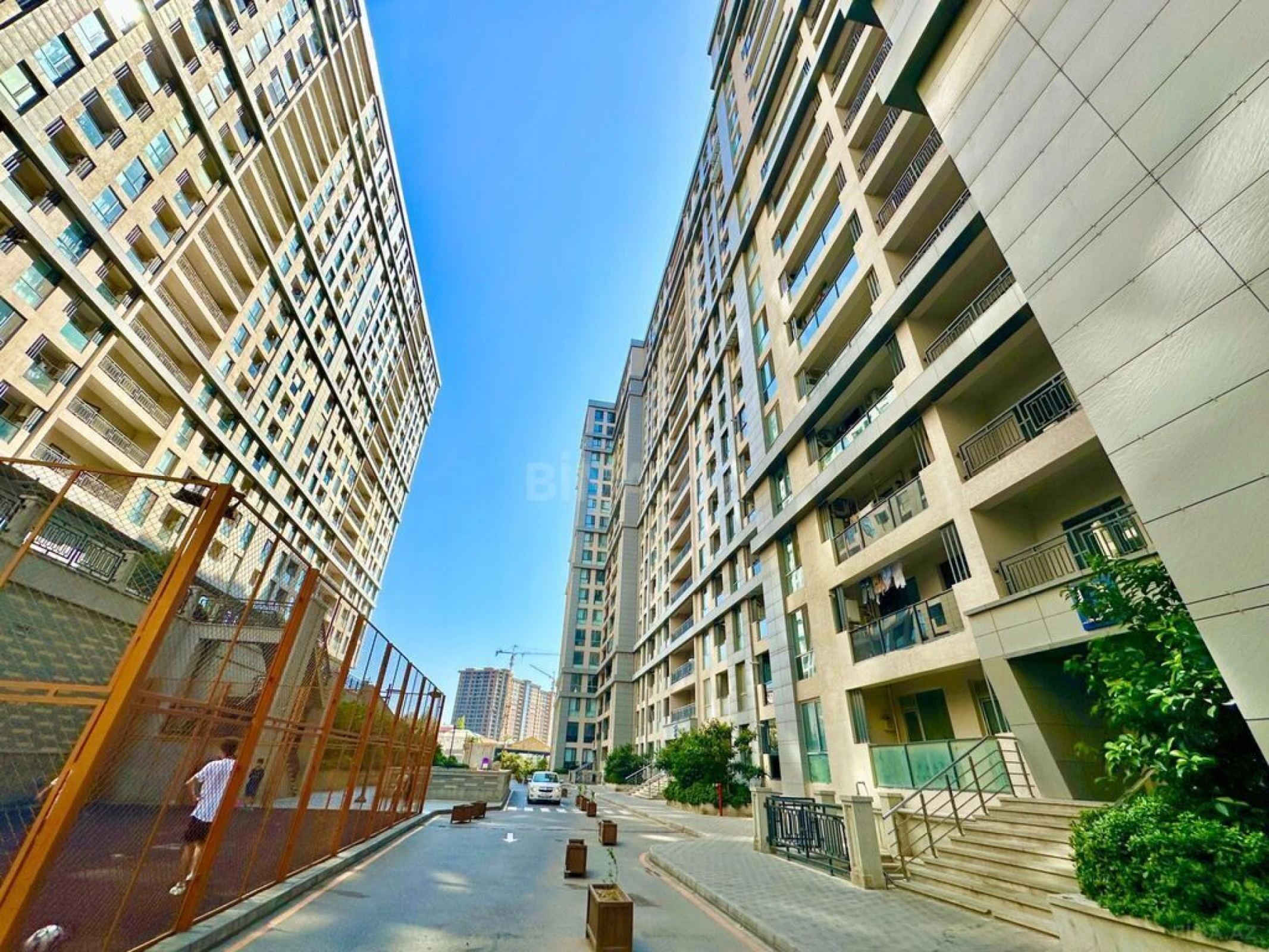 Satılır 2 otaqlı mənzil 88 m²