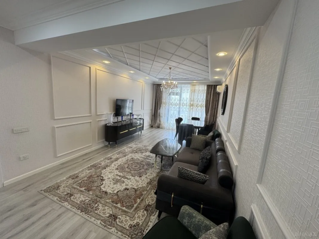 Satılır 2 otaqlı mənzil 88 m²