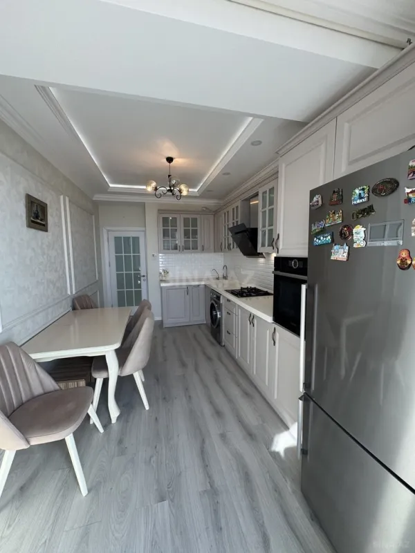 Satılır 2 otaqlı mənzil 88 m²