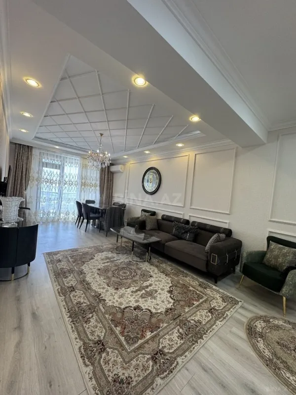 Satılır 2 otaqlı mənzil 88 m²