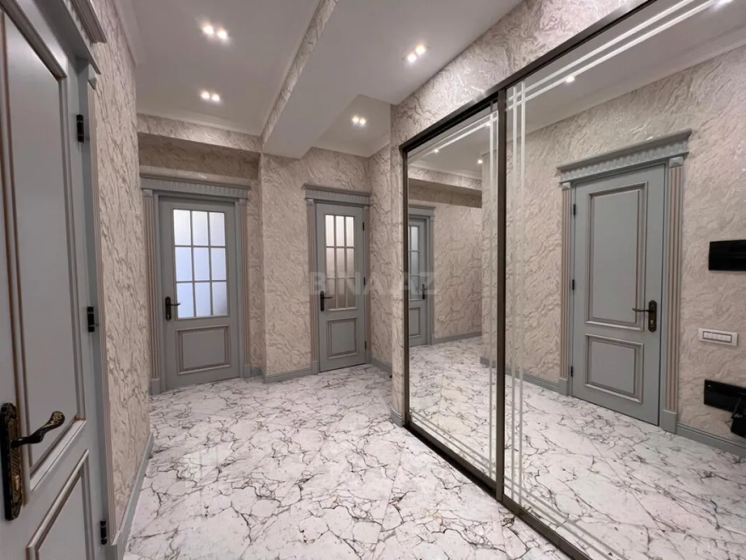 Satılır 2 otaqlı mənzil 105 m²