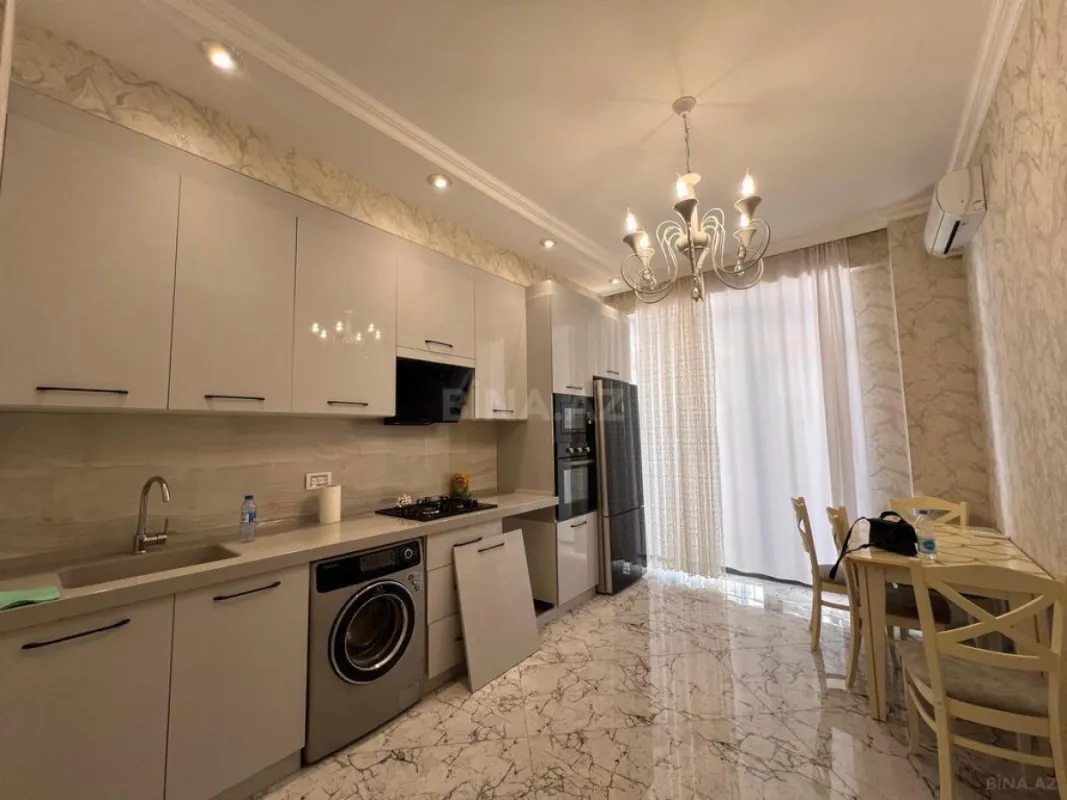 Satılır 2 otaqlı mənzil 105 m²