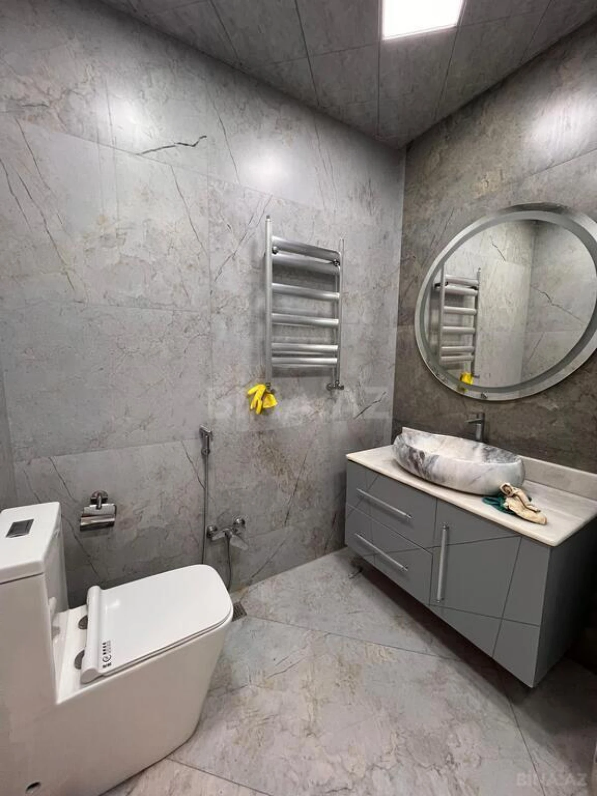Satılır 2 otaqlı mənzil 105 m²