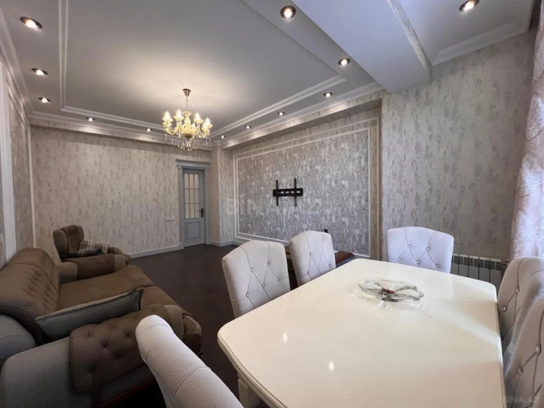 Satılır 2 otaqlı mənzil 105 m²