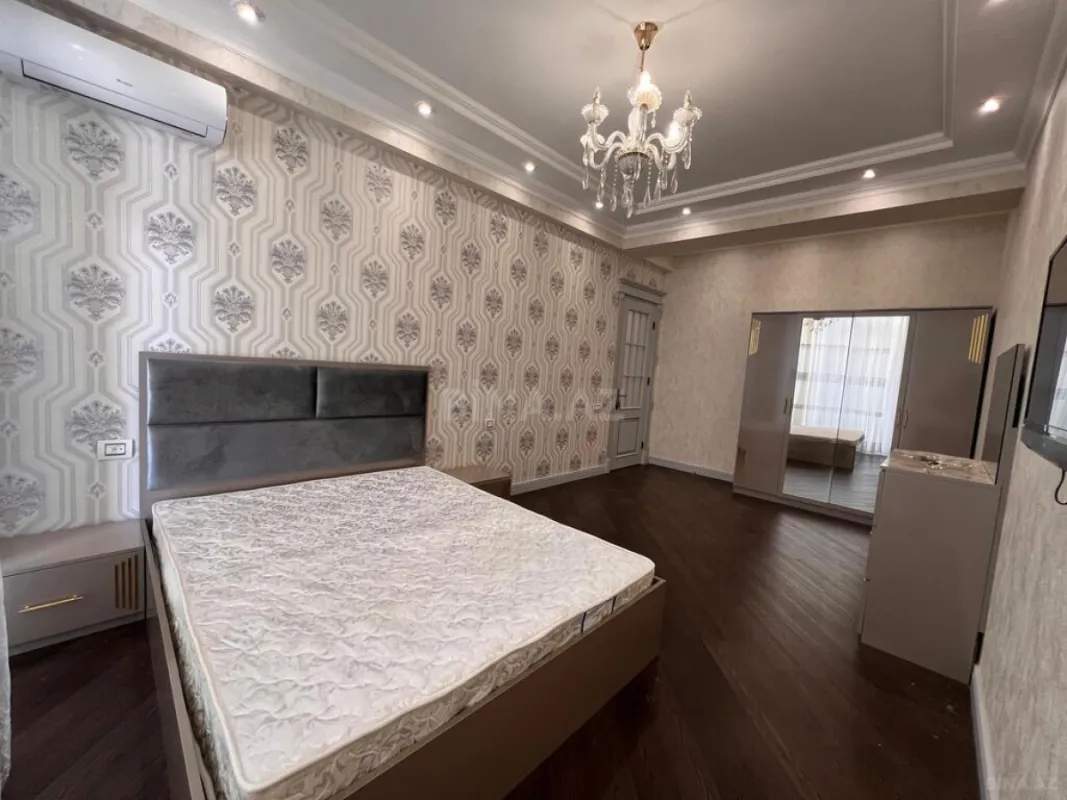 Satılır 2 otaqlı mənzil 105 m²