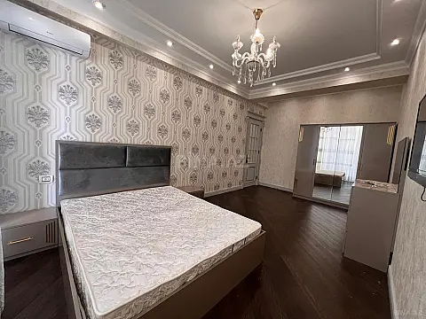 Satılır 2 otaqlı mənzil 105 m²