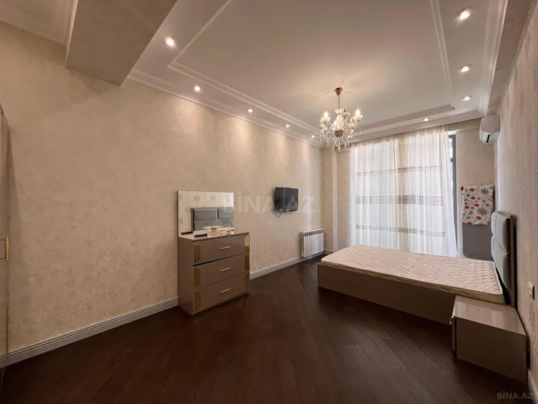 Satılır 2 otaqlı mənzil 105 m²