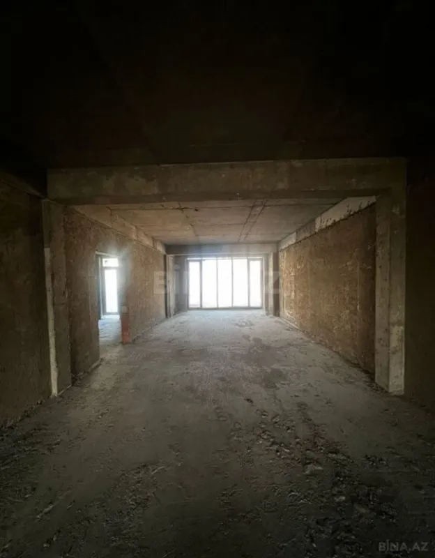 Satılır 5 otaqlı mənzil 323 m²