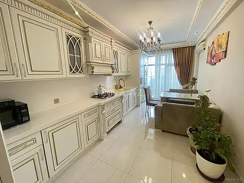 Kirayə verilir 4 otaqlı mənzil 180 m²