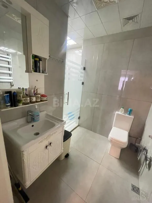 Kirayə verilir 4 otaqlı mənzil 180 m²