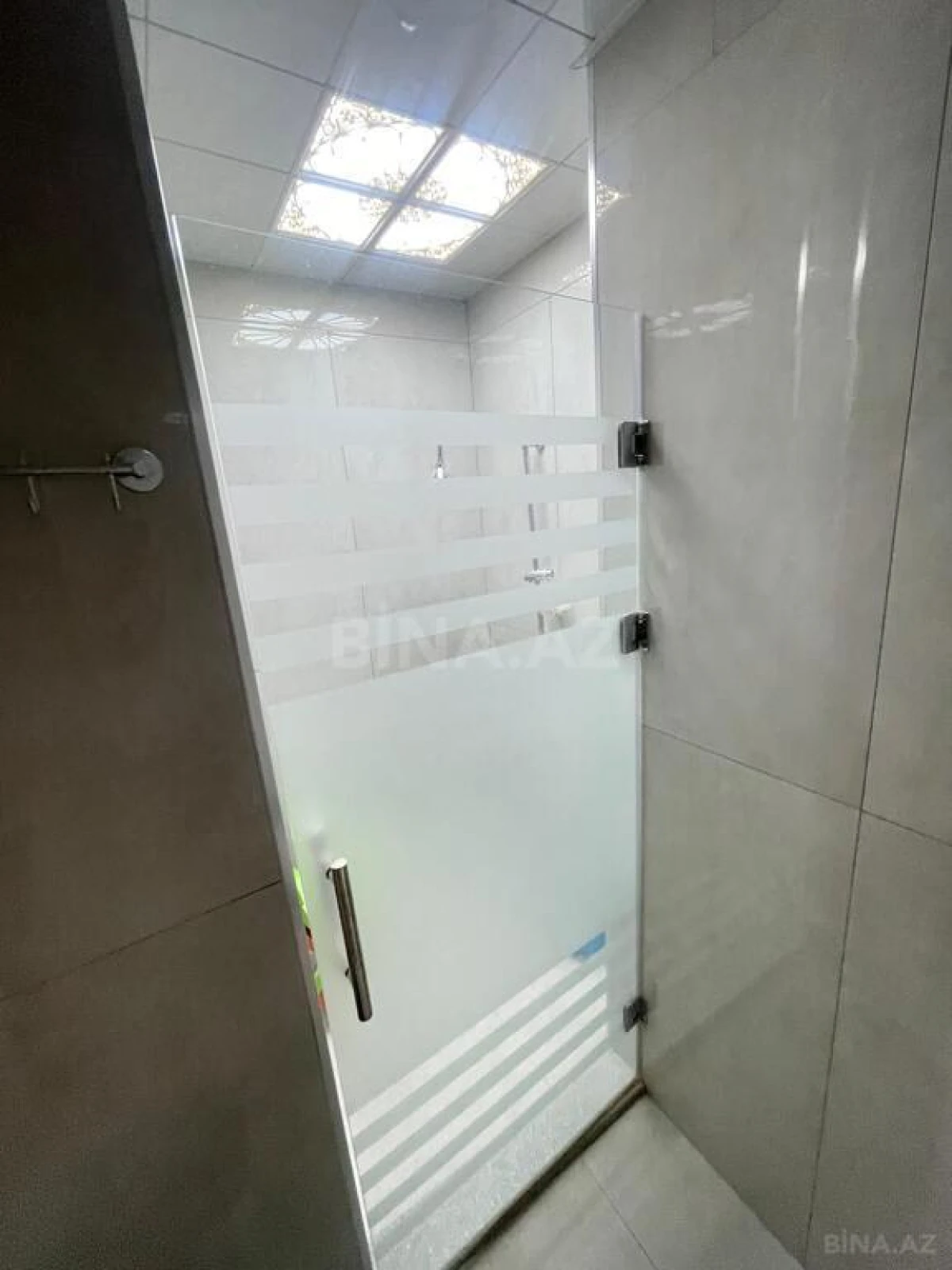 Kirayə verilir 4 otaqlı mənzil 180 m²
