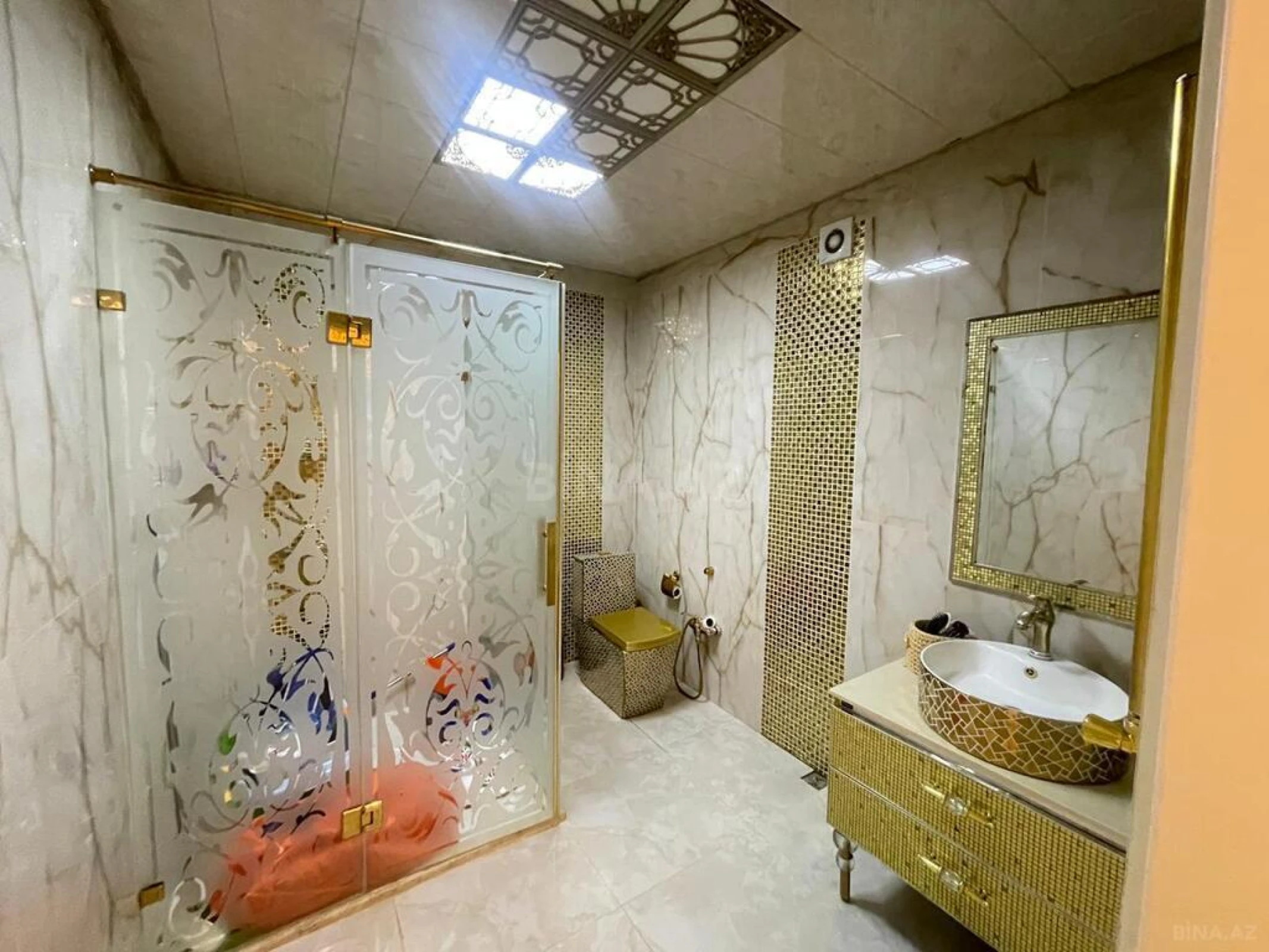 Kirayə verilir 4 otaqlı mənzil 180 m²