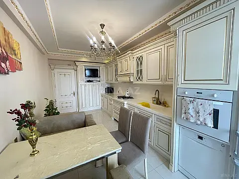 Kirayə verilir 4 otaqlı mənzil 180 m²