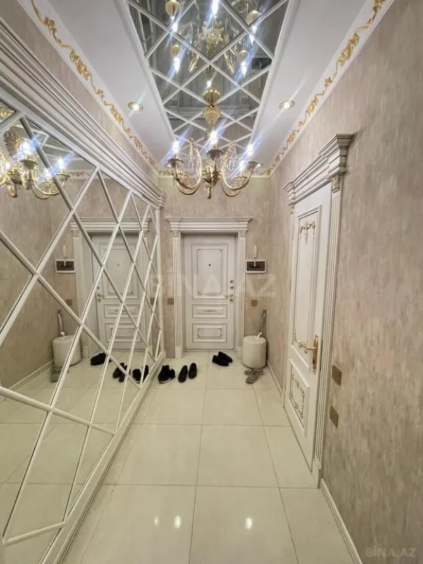 Kirayə verilir 4 otaqlı mənzil 180 m²