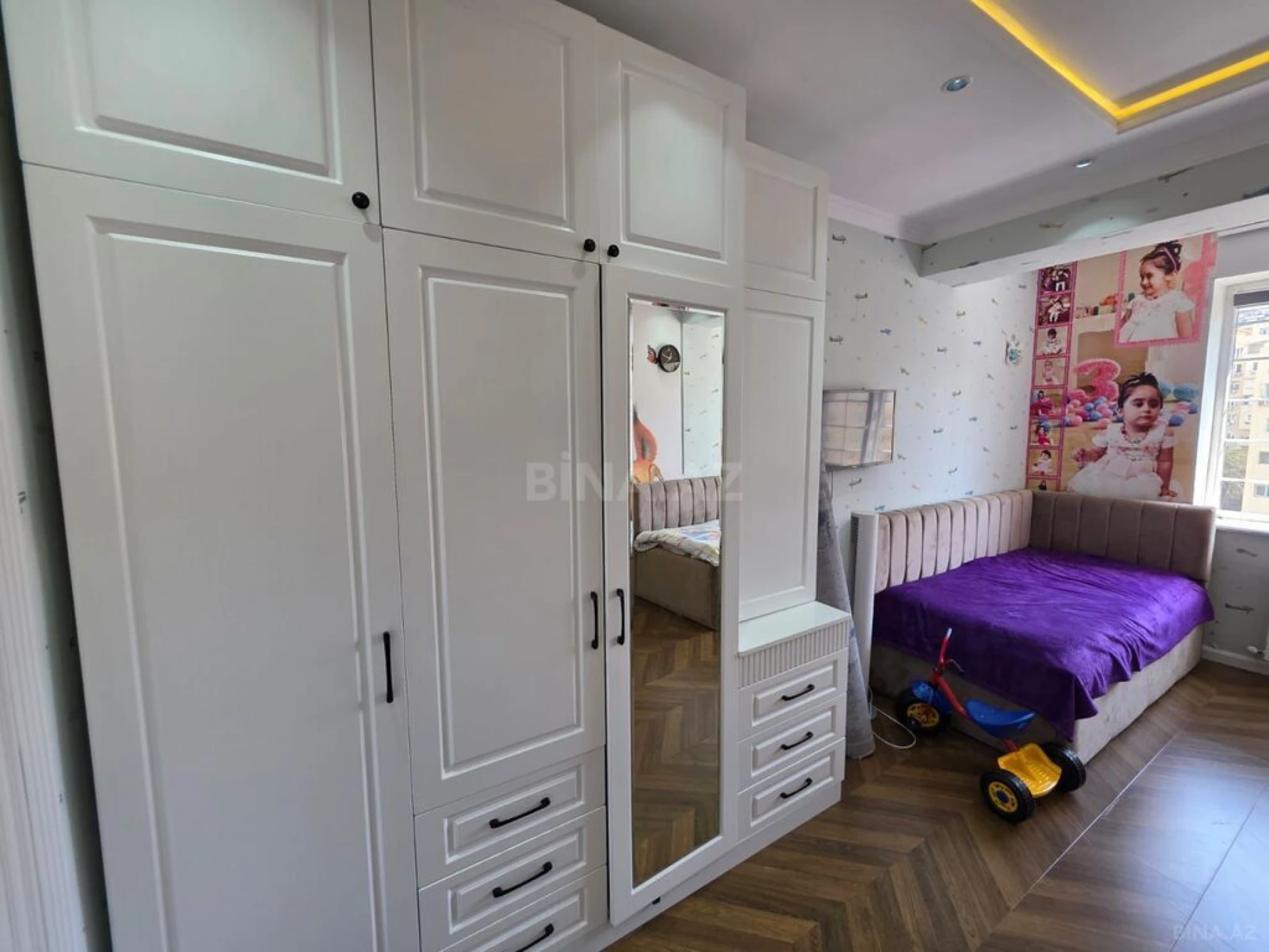 Satılır 3 otaqlı mənzil 130 m²