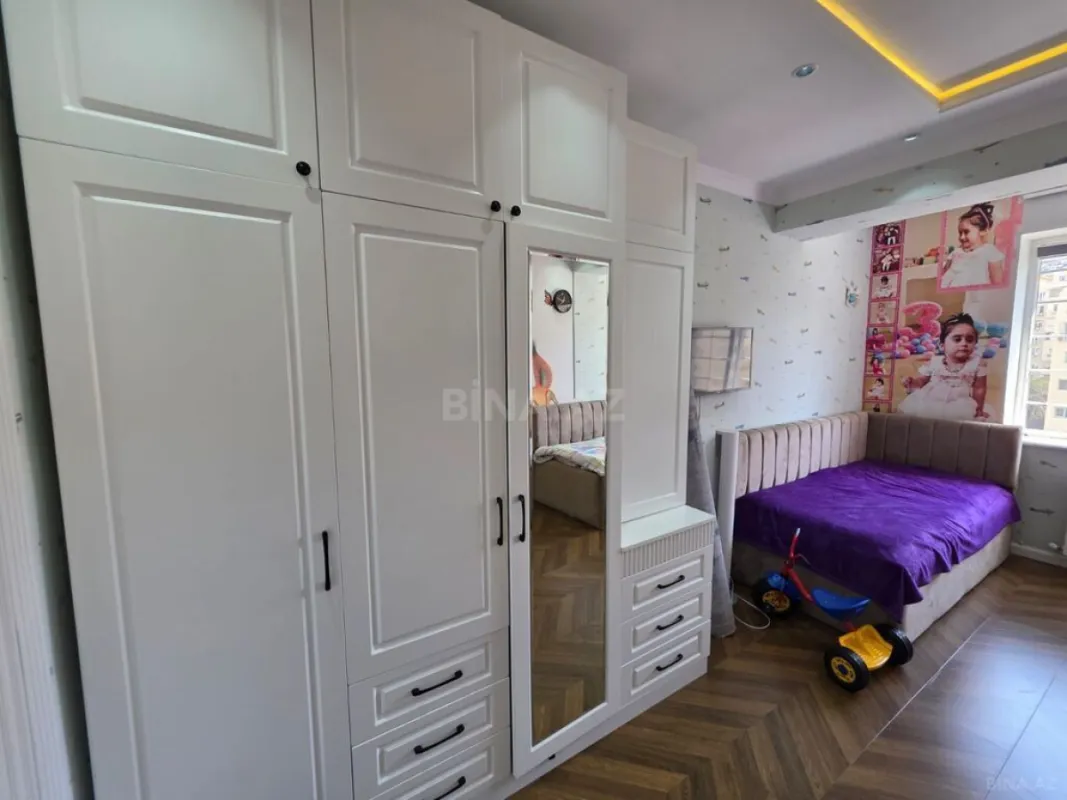 Satılır 3 otaqlı mənzil 130 m²