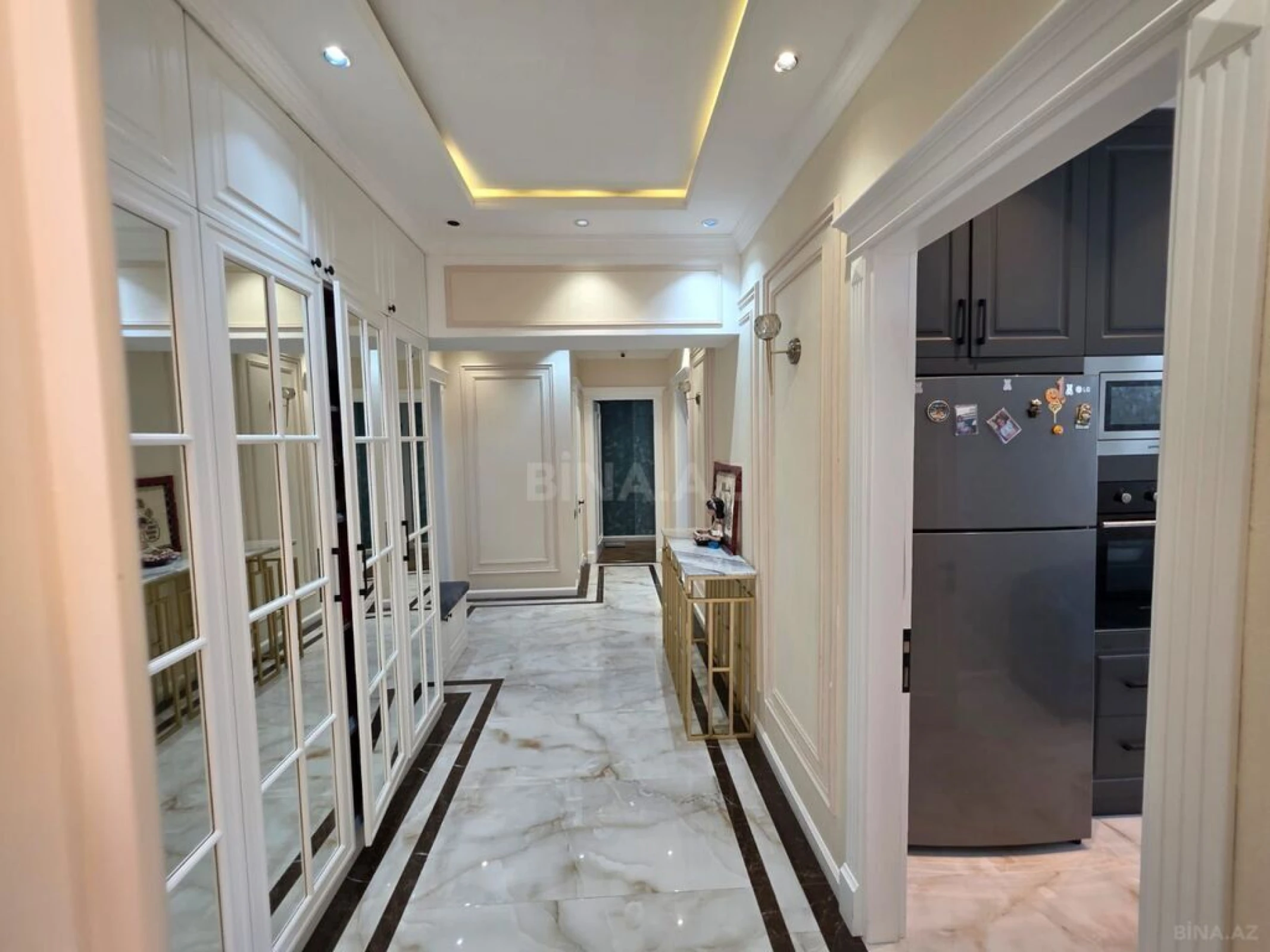Satılır 3 otaqlı mənzil 130 m²