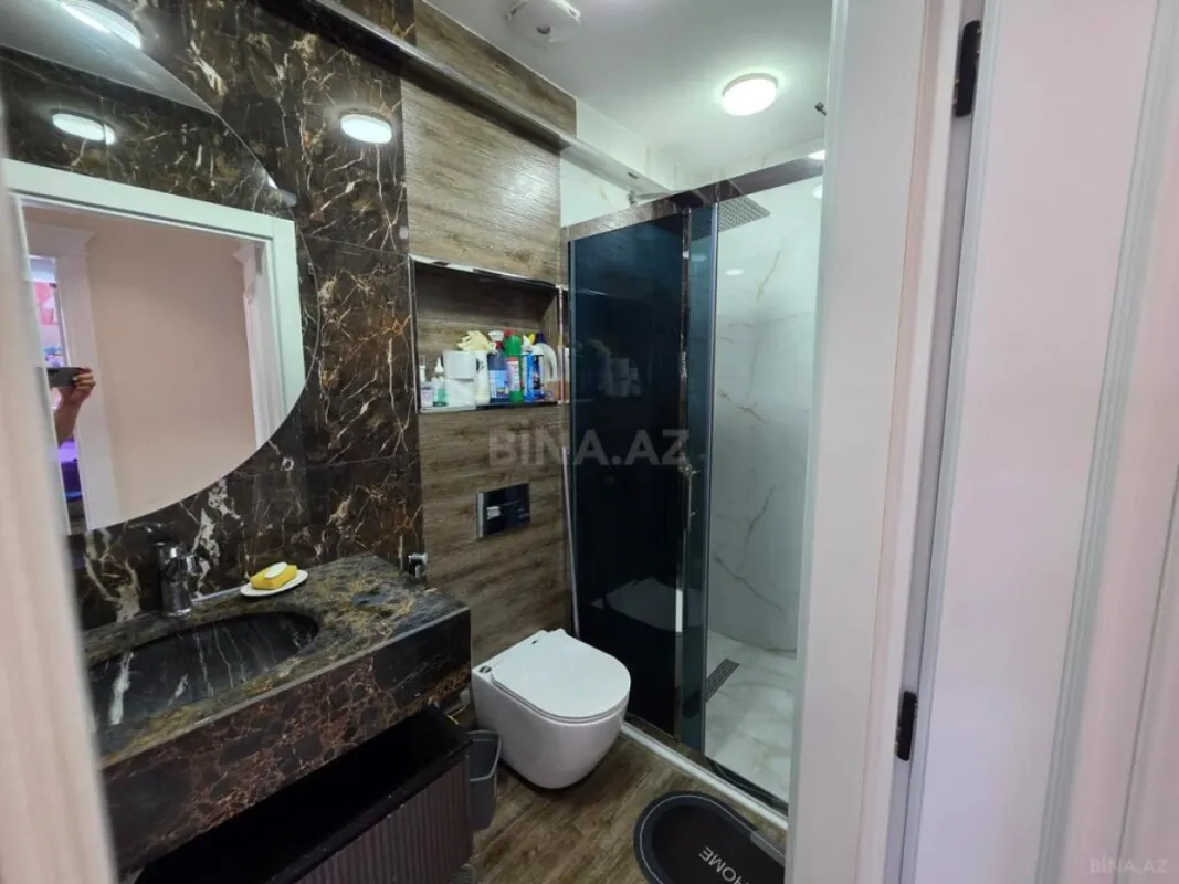 Satılır 3 otaqlı mənzil 130 m²