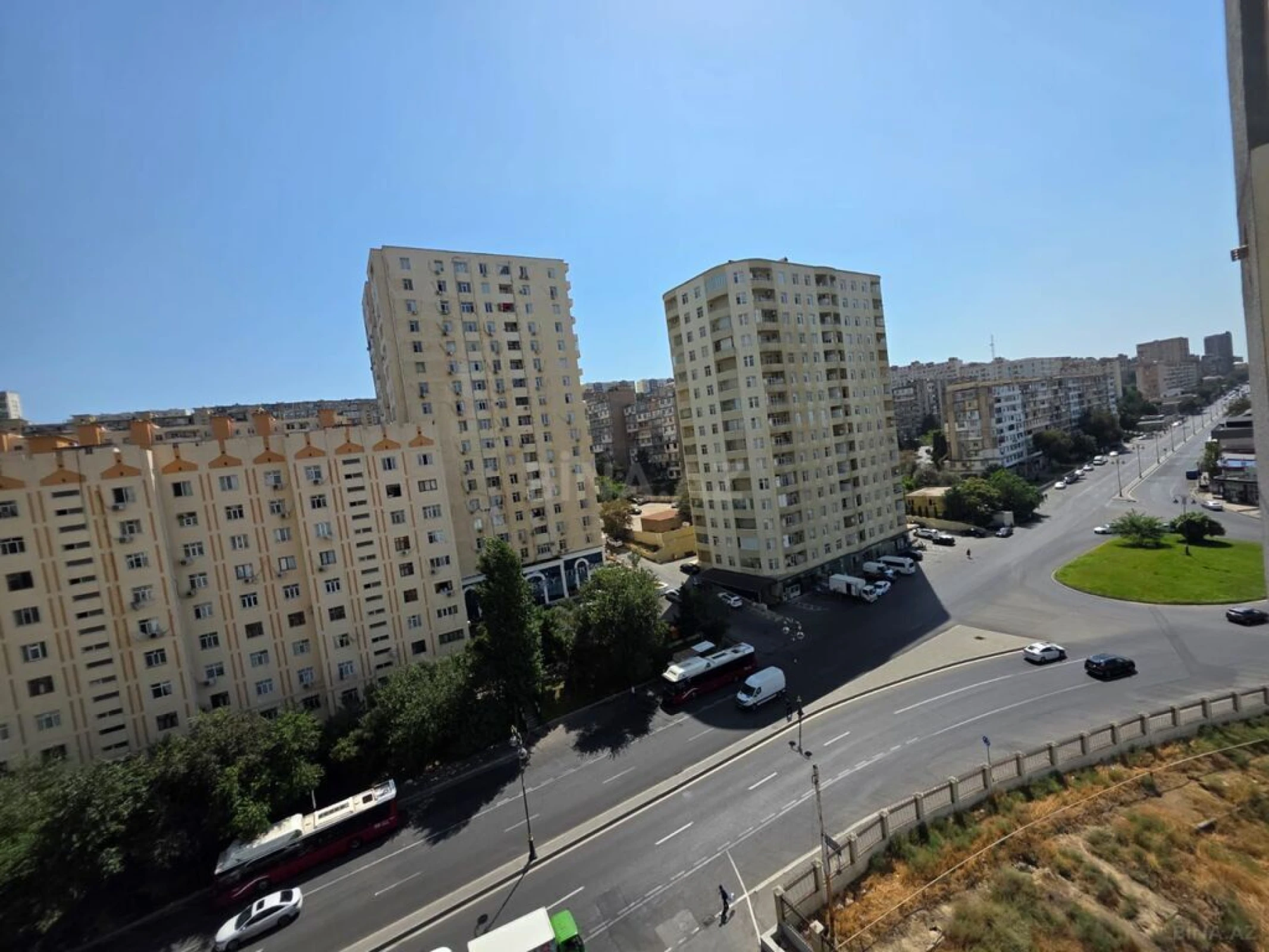 Satılır 3 otaqlı mənzil 130 m²