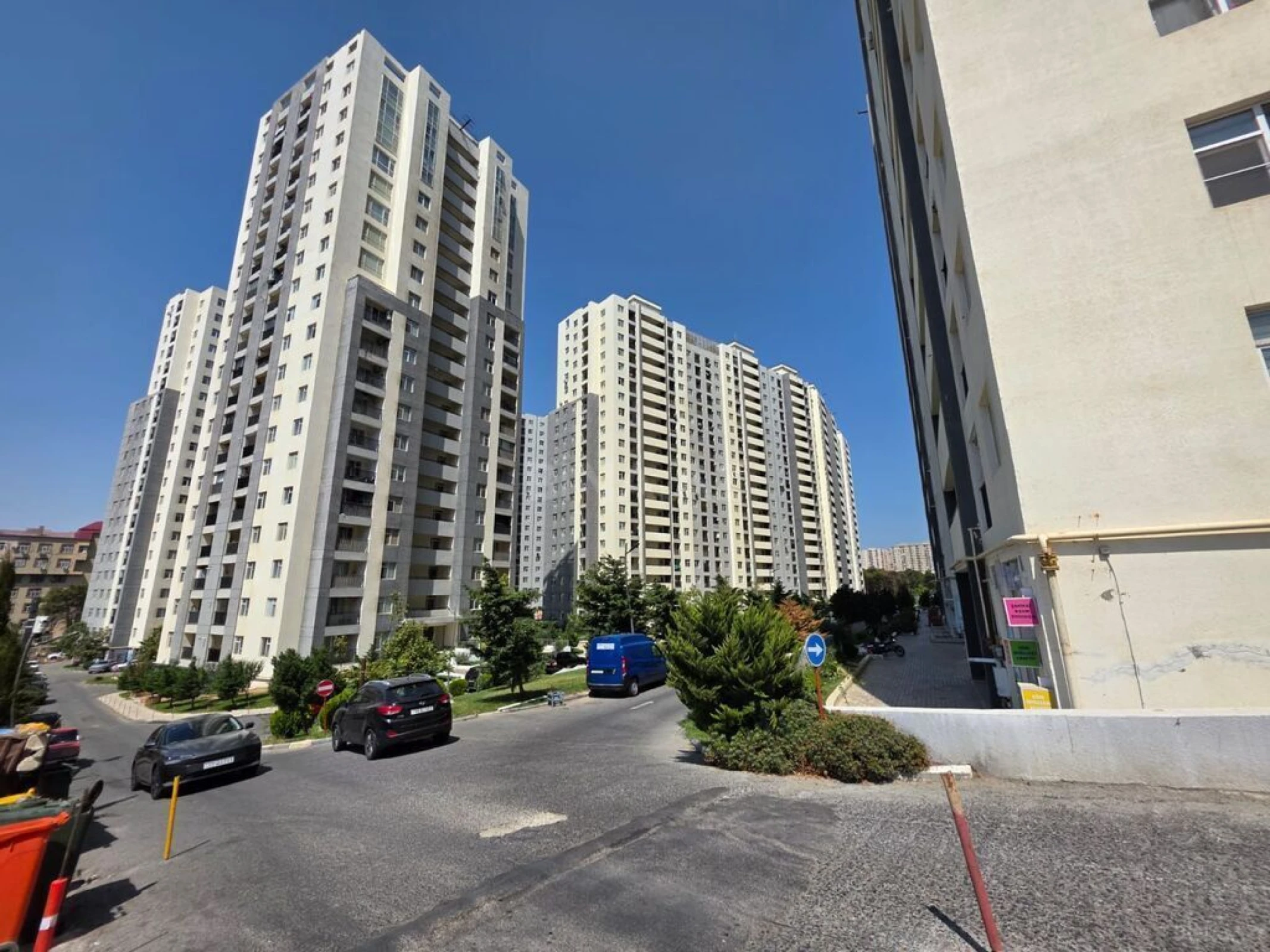 Satılır 3 otaqlı mənzil 130 m²