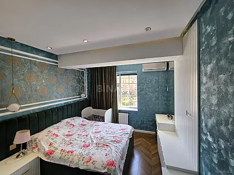 Satılır 3 otaqlı mənzil 130 m²