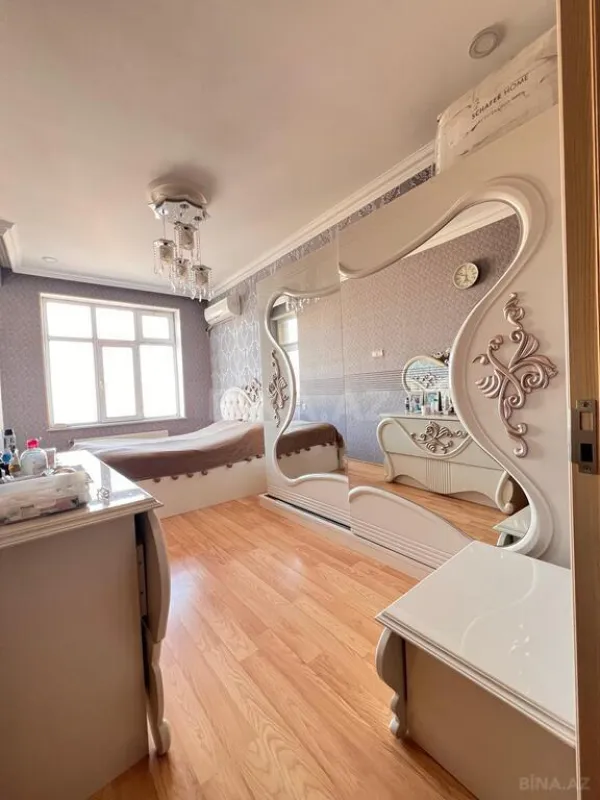 Satılır 3 otaqlı mənzil 110 m²