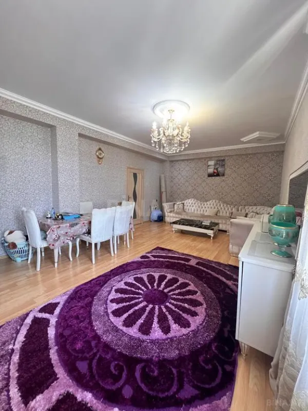 Satılır 3 otaqlı mənzil 110 m²