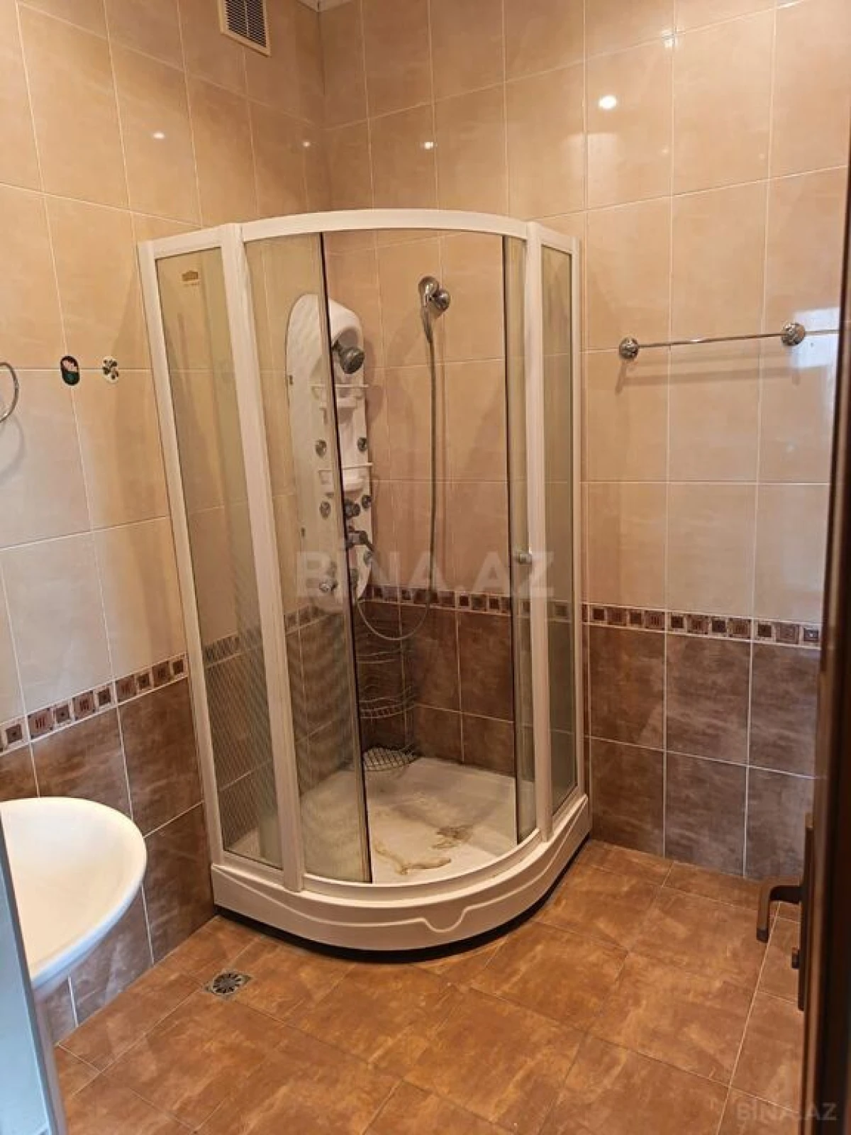 Kirayə verilir 2 otaqlı mənzil 80 m²